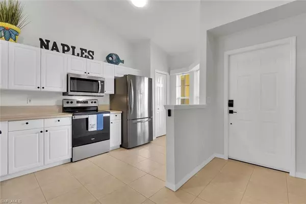 Naples, FL 34113,9165 Celeste DR 3-303