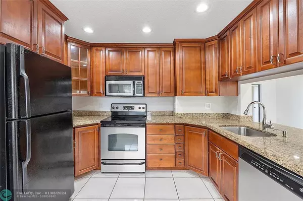 Coral Springs, FL 33071,9625 NW 4th St  #3G