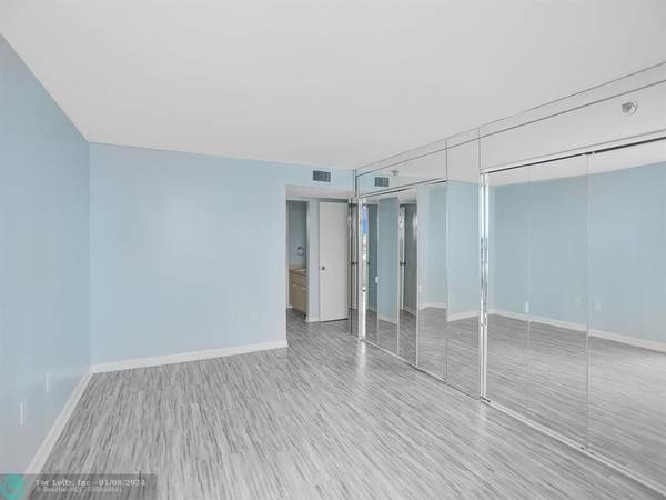 Miami Beach, FL 33141,6830 Indian Creek Dr  #3D