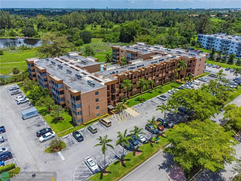 Sunrise, FL 33322,3050 E Sunrise Lakes Dr  #408