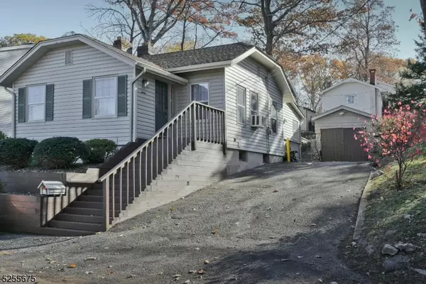 12 Longview Trl W, Denville Twp., NJ 07834