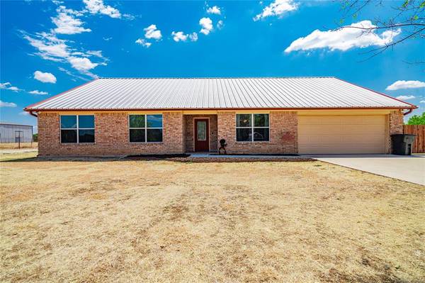 2366 County Road 1370, Alvord, TX 76225