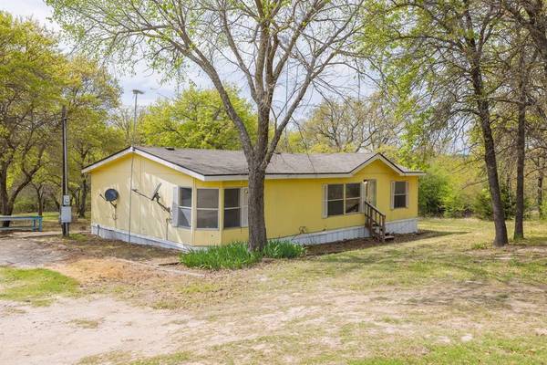 212 Finley Court, Springtown, TX 76082