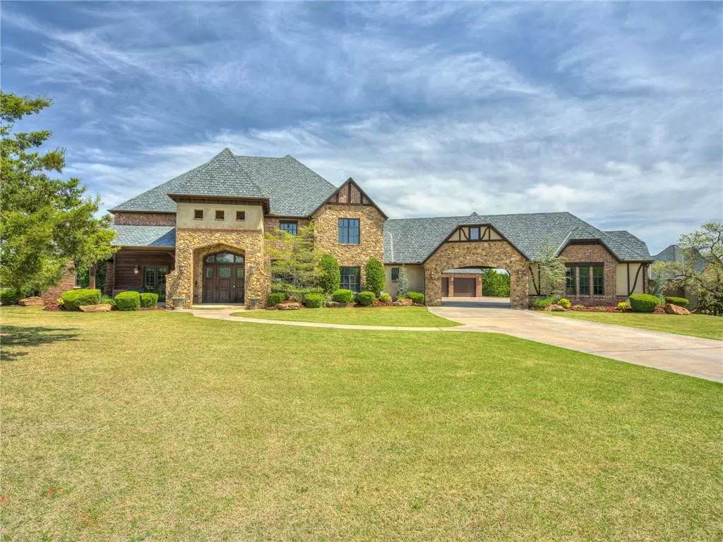 Edmond, OK 73013,11300 HILLSDALE Drive