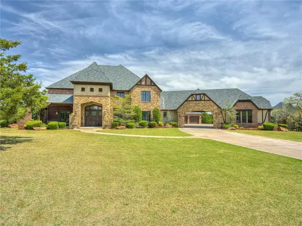 11300 HILLSDALE Drive, Edmond, OK 73013