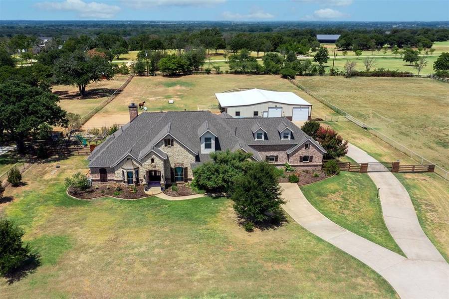 4031 Dugas Road, Aubrey, TX 76227