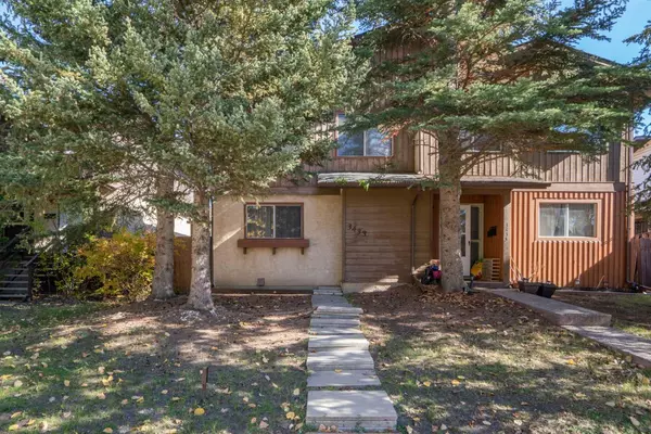 Calgary, AB T2W 3J3,3433 Cedarille DR SW