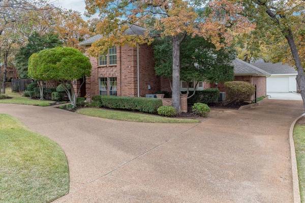 3200 Carisbrooke Court, Colleyville, TX 76034