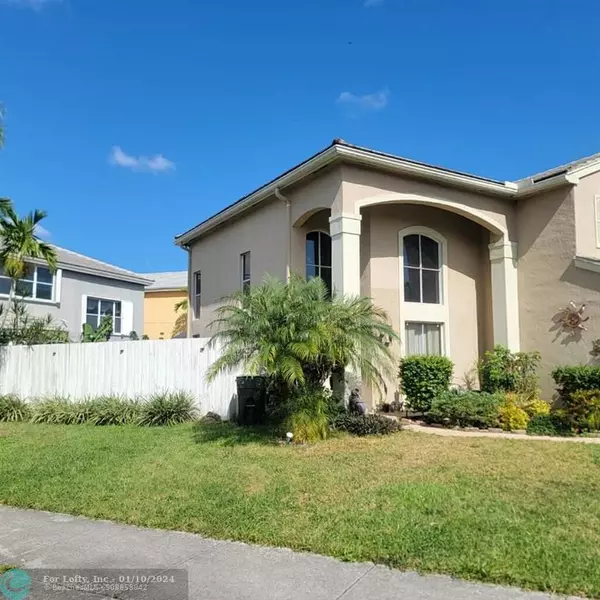 5372 NW 55th Ter, Coconut Creek, FL 33073