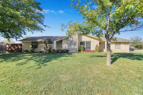 1209 S Trail Drive, Altus, OK 73521