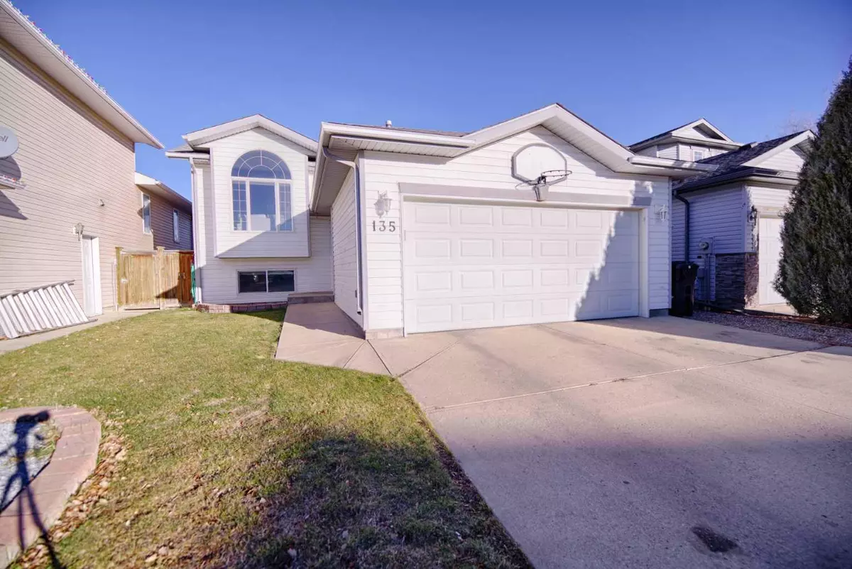 Lethbridge, AB T1K7M3,135 Squamish CT W