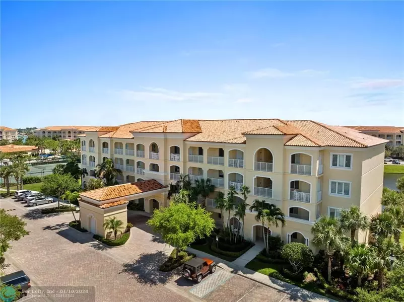 2 Harbour Isle Dr  #202, Fort Pierce, FL 34949