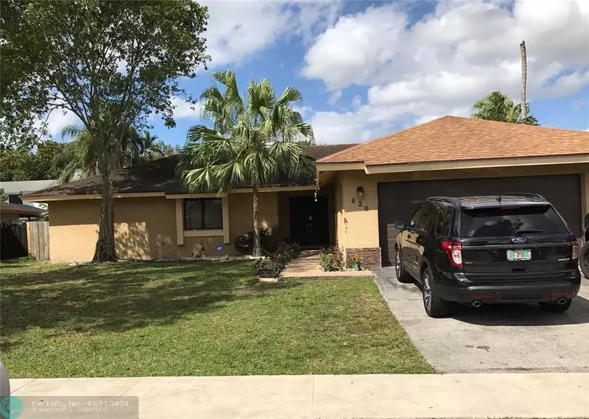 620 SW 98th Ter, Pembroke Pines, FL 33025