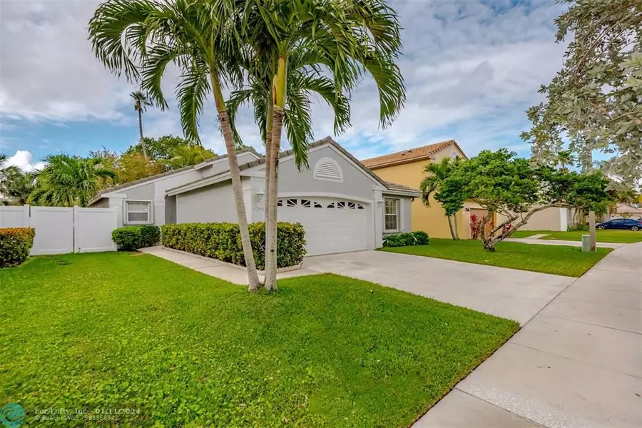 17540 NW 10th St, Pembroke Pines, FL 33029