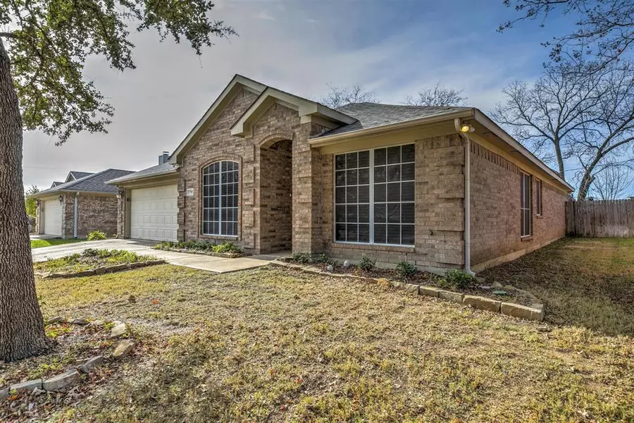 5705 Crowder Drive, Fort Worth, TX 76179