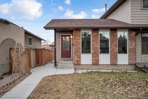 Calgary, AB T3K 1E1,1112 Berkley DR NW