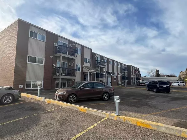 Medicine Hat, AB T1A7L9,398 16 ST NE #6