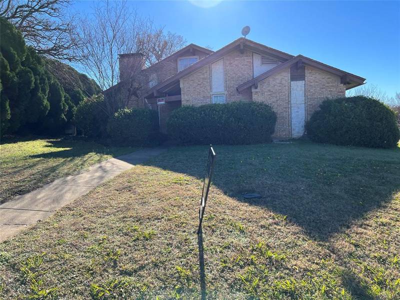 704 Ridgeway Road, Joshua, TX 76058