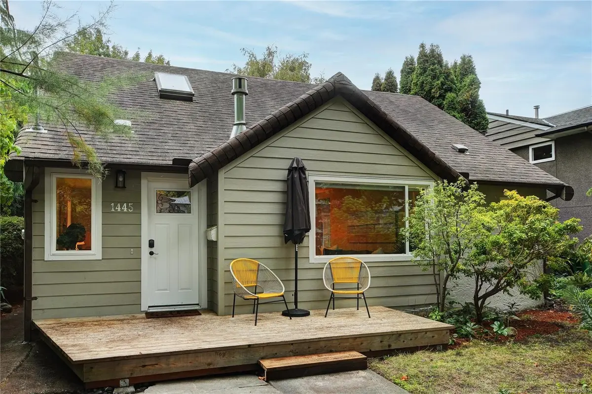 Victoria, BC V8S 1M9,1445 Hamley St