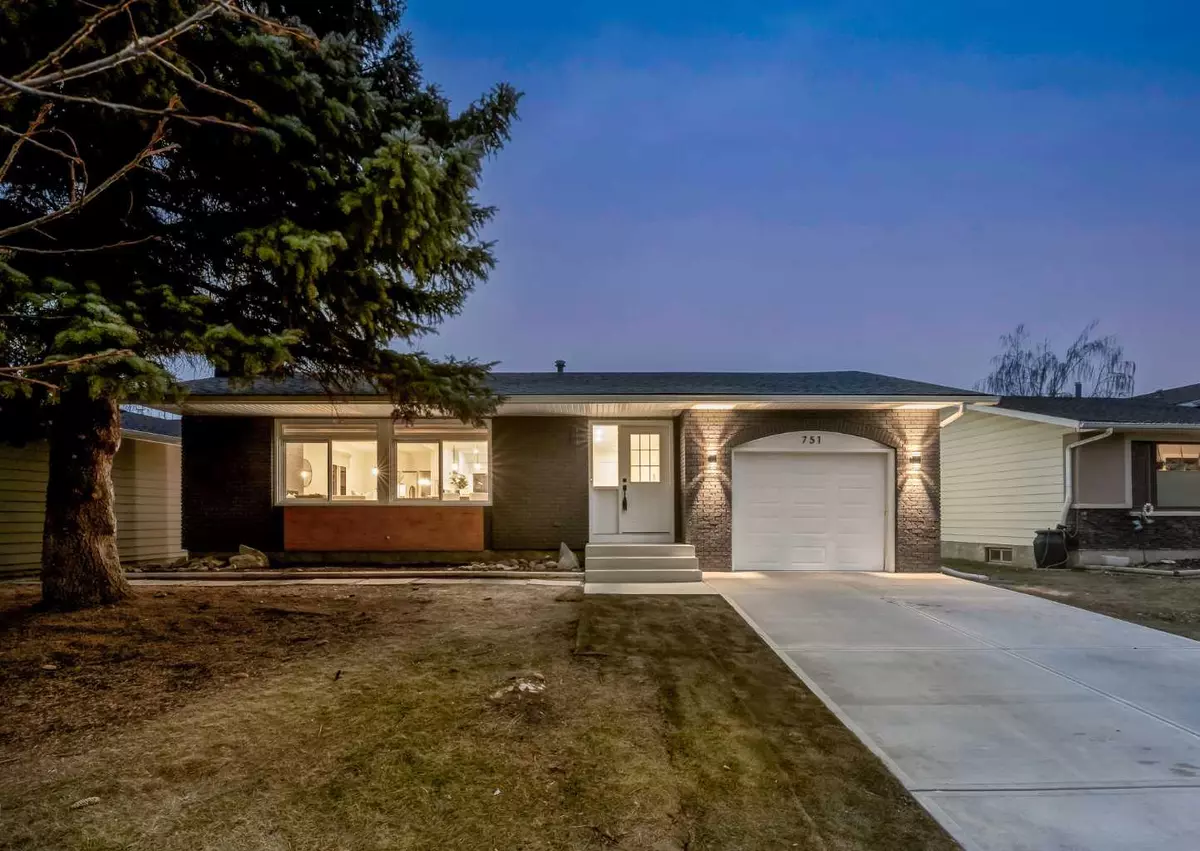 Calgary, AB T2J 4S8,751 Queensland DR SE