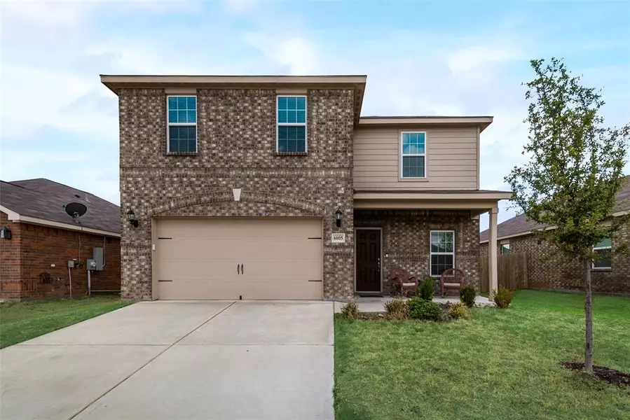 6005 Amber Cliff Lane, Fort Worth, TX 76179