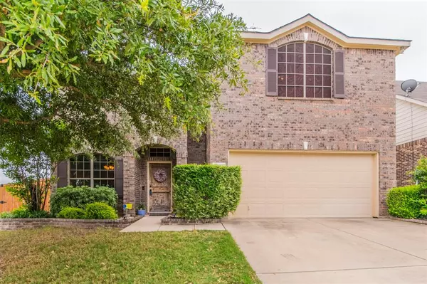 6332 Chalk Hollow Drive, Fort Worth, TX 76179