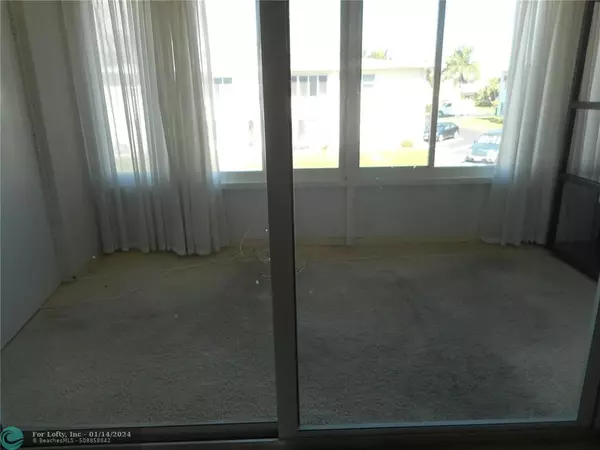 Boynton Beach, FL 33435,125 South Blvd  #2C