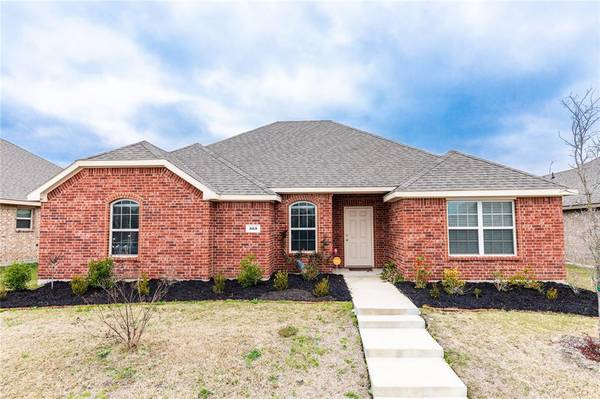 523 Clearlake Drive, Waxahachie, TX 75165