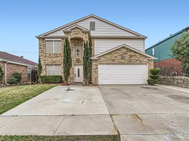 7002 Bridlewood Drive, Arlington, TX 76002