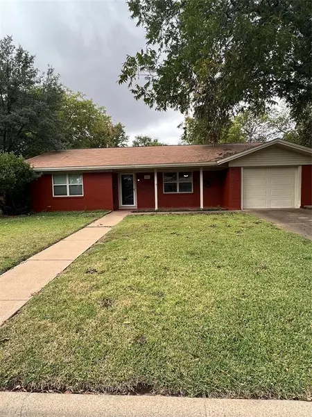 2003 9th Street, Brownwood, TX 76801