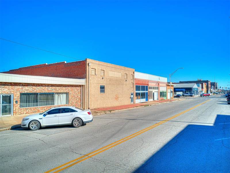 212 W Main, Shawnee, OK 74801