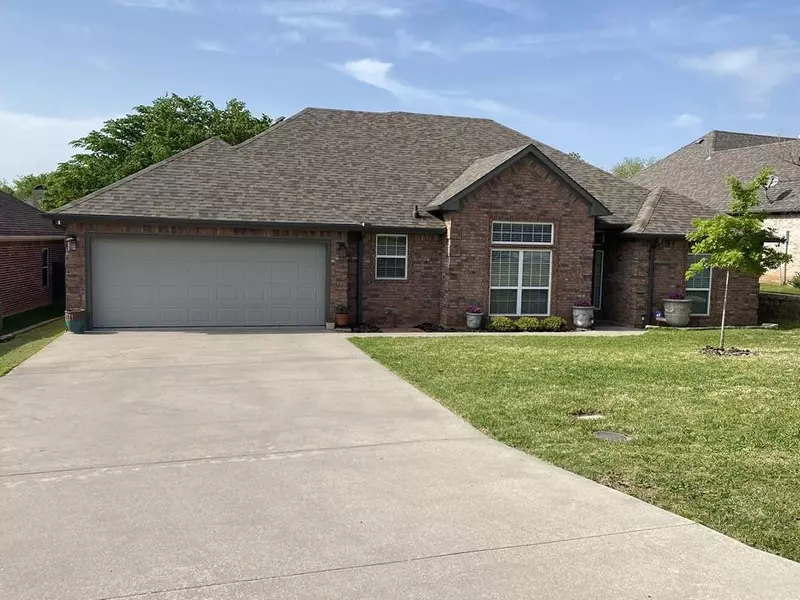 53 Cedar Bayou Circle, Pottsboro, TX 75076