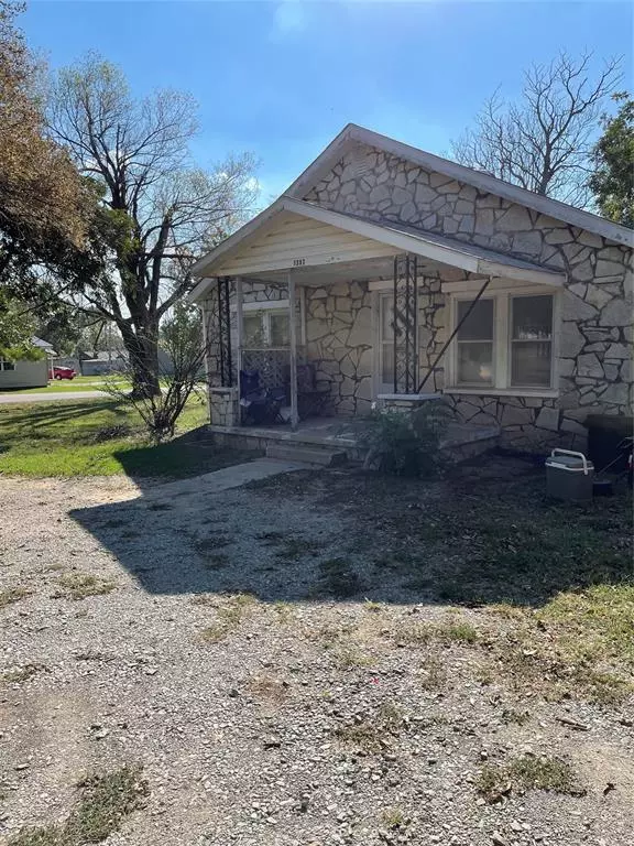 1307 Pastusek Street, Prague, OK 74864