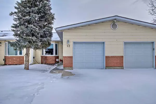 Calgary, AB T2B 3P4,12 Dovista CT SE