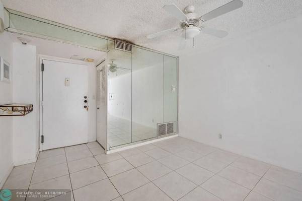 Pompano Beach, FL 33062,101 Briny Ave  #2206