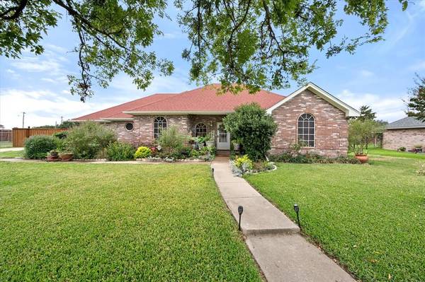 516 Pin Oak Drive, Terrell, TX 75161