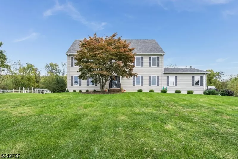 8 Rolling Hills Way, Lebanon Twp., NJ 07865