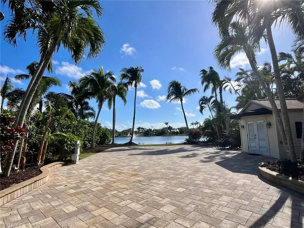 Naples, FL 34114,4669 Southern Breeze DR