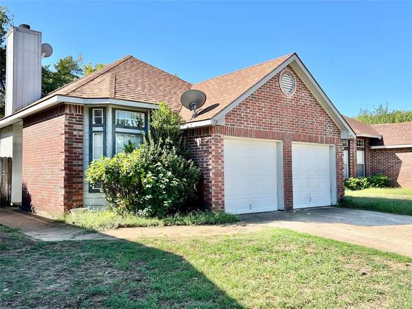 7528 Arbor Hill Drive, Fort Worth, TX 76120