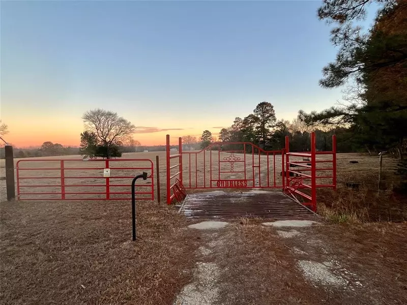 2000 Jasper Hollow Road, Haworth, OK 74740