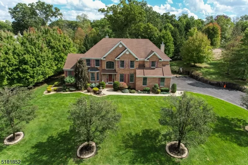 13 Spruce Hollow Rd, Green Brook Twp., NJ 08812