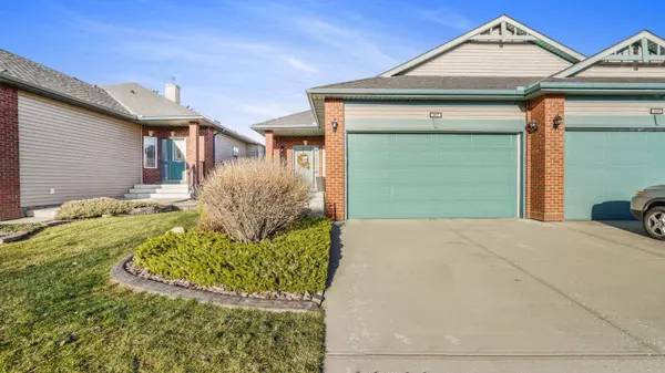 Chestermere, AB T1X 1C3,107 Invermere Close