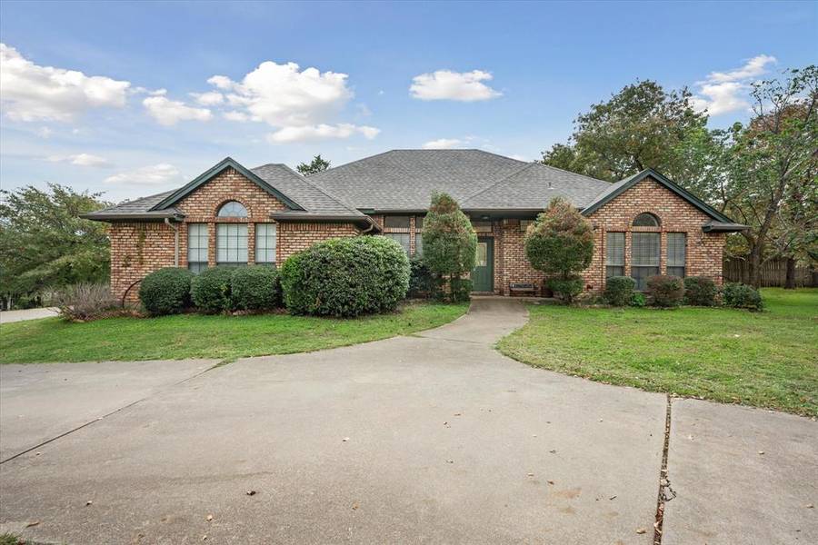 6008 Baker Lane, Alvarado, TX 76009