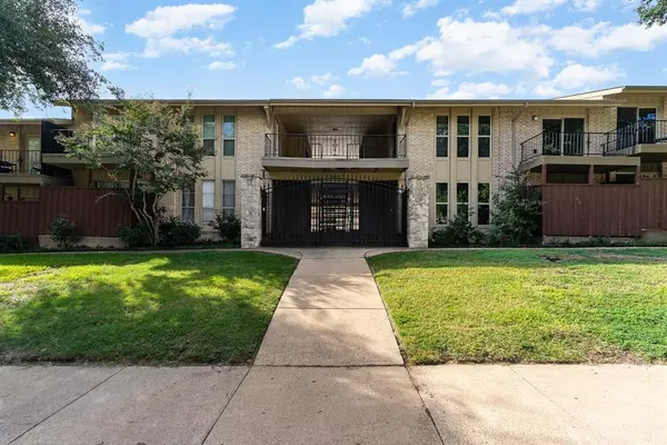 Dallas, TX 75206,5826 Sandhurst Lane #D