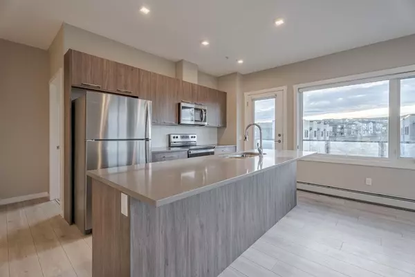 Calgary, AB T3R 1T6,214 Sherwood SQ NW #216