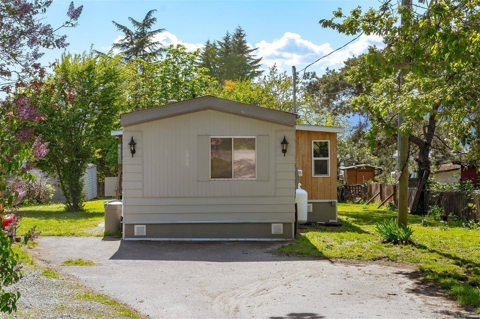 Central Saanich, BC V8M 1R8,7390 West Saanich Rd #10