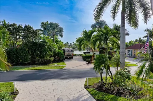 4838 Southern Breeze DR, Naples, FL 34114