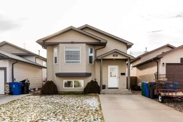 Lethbridge, AB T1J 5B2,735 Aberdeen CRES W