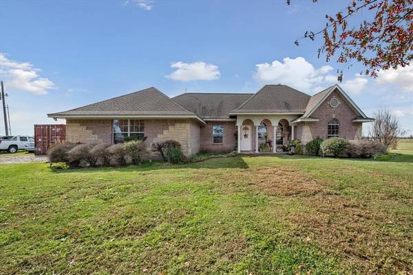 3863 Fm 636, Kerens, TX 75144