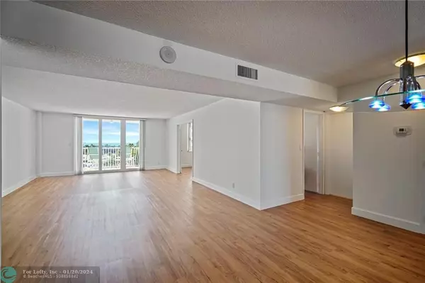 Fort Lauderdale, FL 33316,1 Las Olas Cir  #406